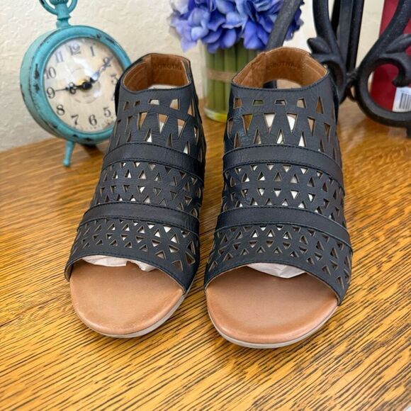 NEW Spring Step Dorotha Black Cut Out Sandals Size 8 Eu 38 Career, Casual NWOT - Picture 3 of 14